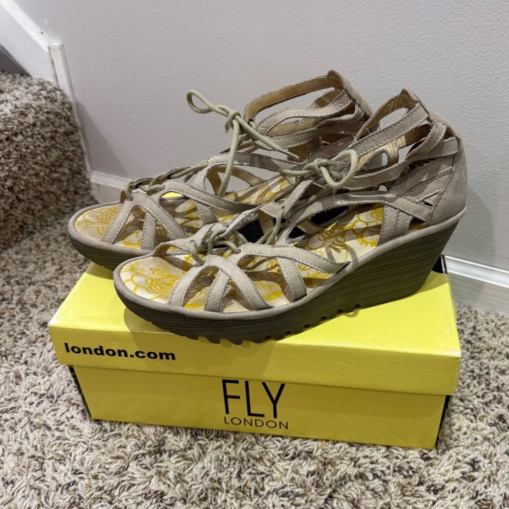 Fly London Yasi Taupe Leather Lace Up‎ Wedge Sandals Womens 40 P500663013